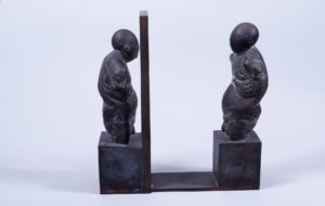 Waldemar Otto (1929 in Petrikau - lebt und arbeitet in Worpswede), "Das Fenster", 1984, Bronze, ca. 43x39cm