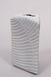 Vase, Gerd Knäpper, Keramik, hellblau glasiert, H 22,5cm, Zuschlag: 400,-€